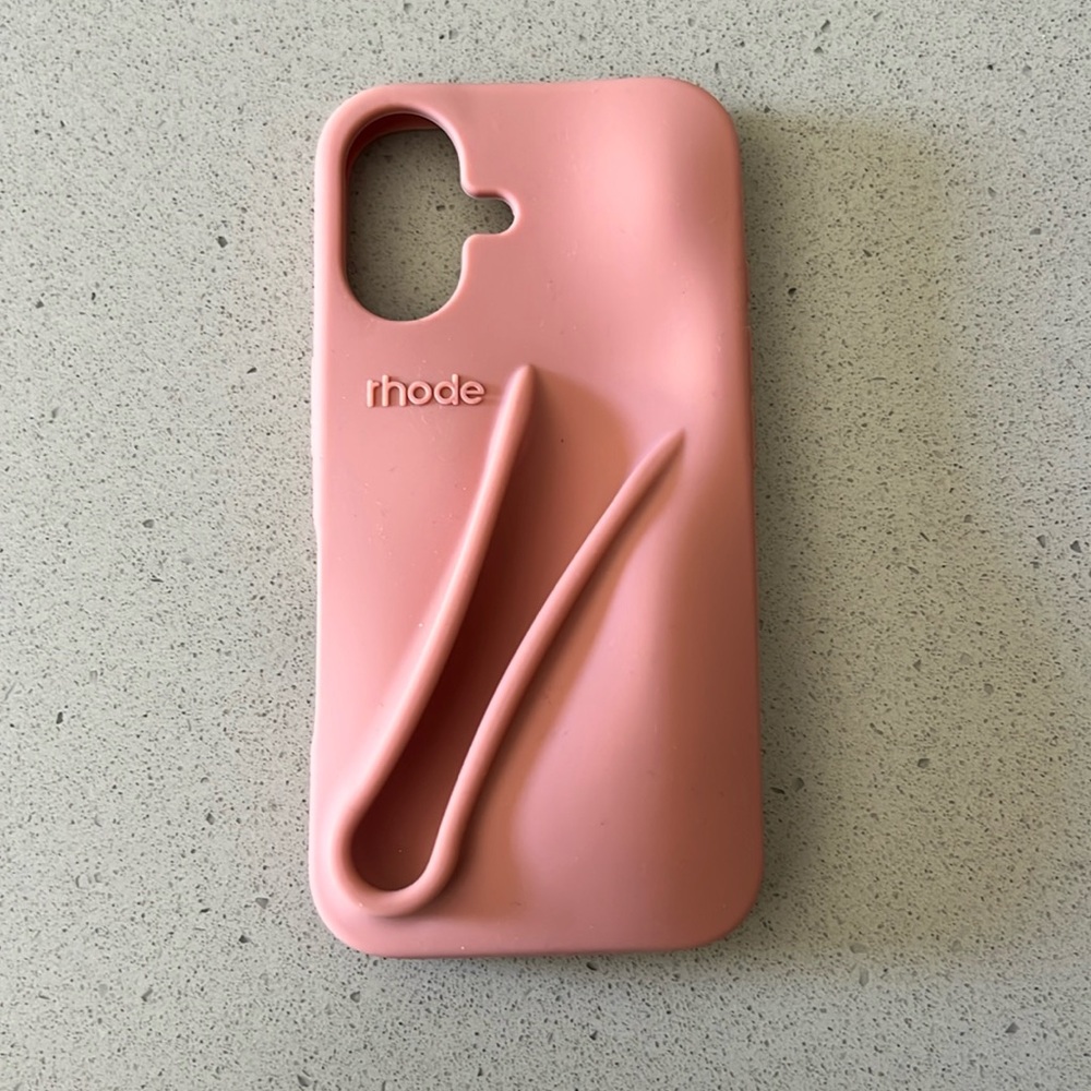 Rhode phone case in Mauve (iPhone 16)